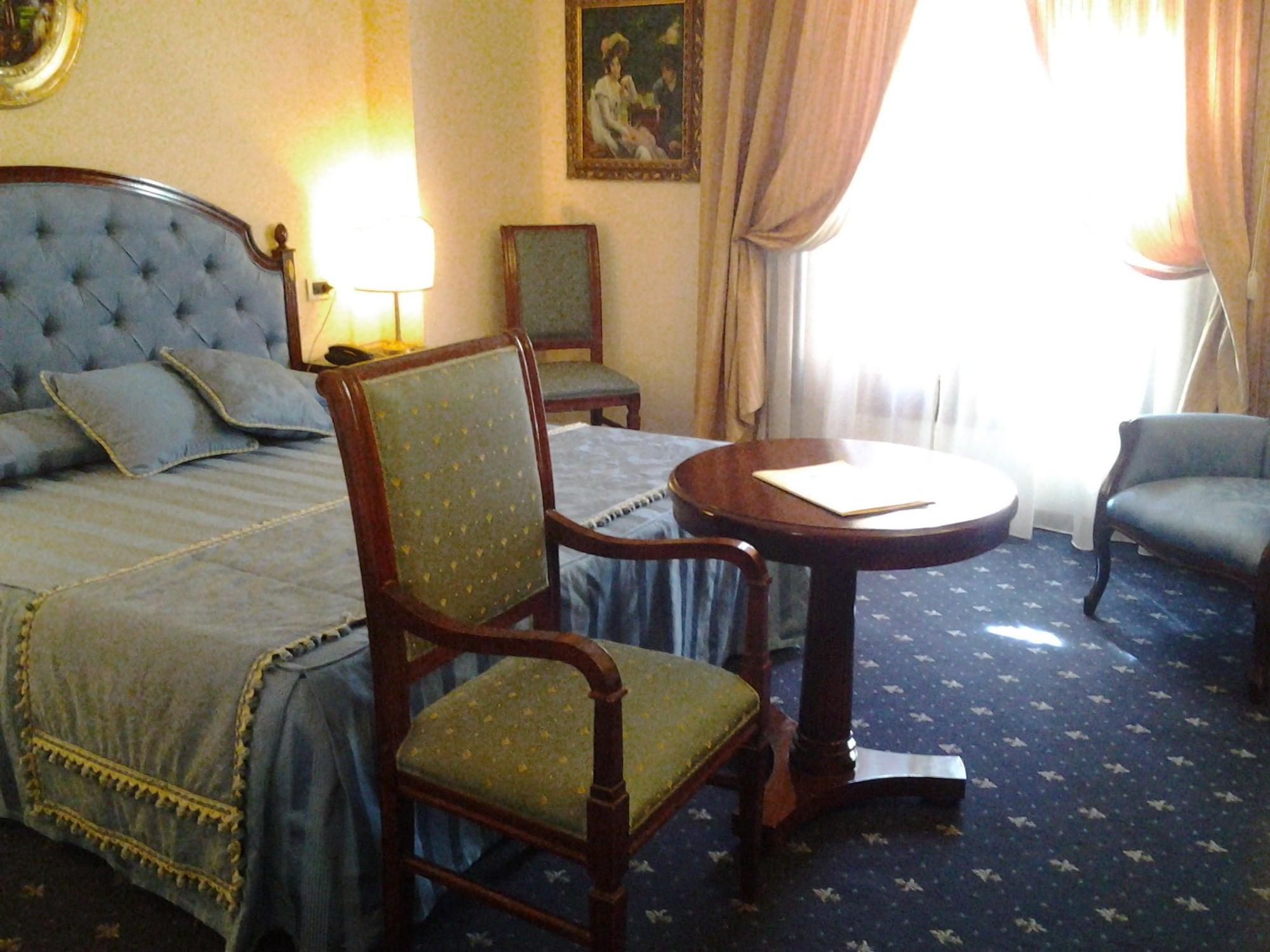 Grand Hotel Palace Марсала Екстер'єр фото A room at the hotel