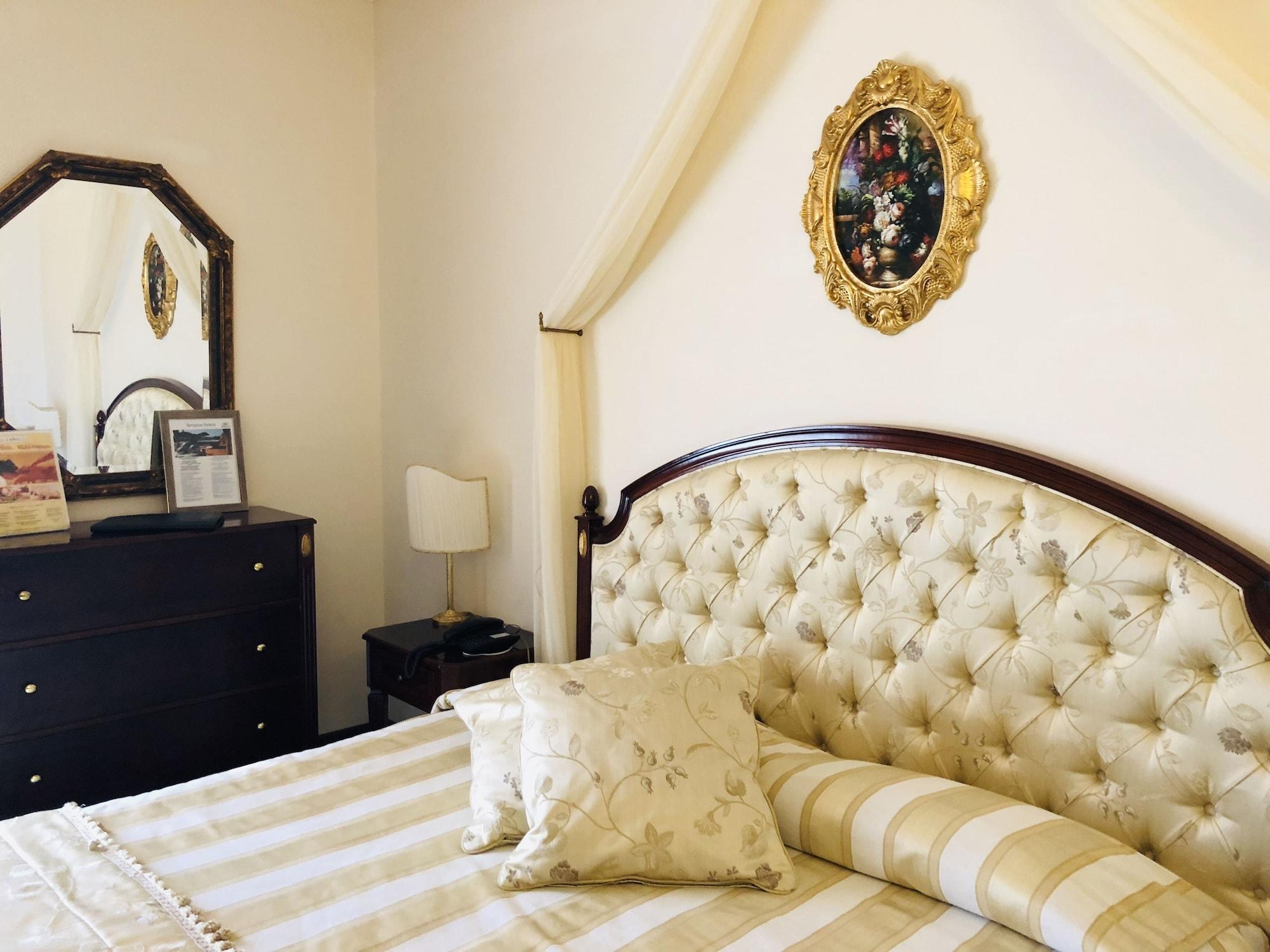 Grand Hotel Palace Марсала Екстер'єр фото A bedroom at the hotel