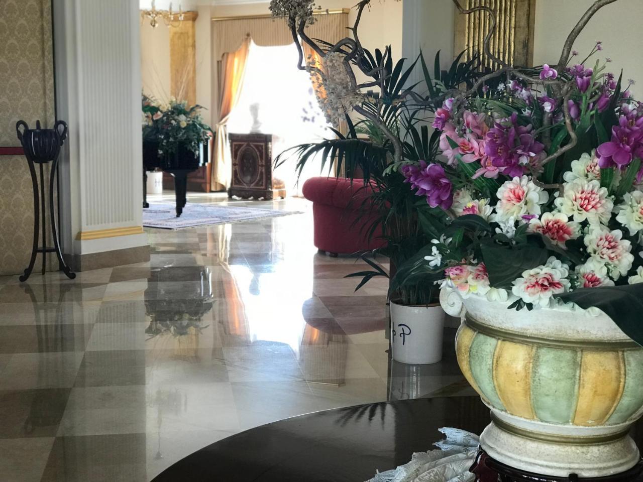 Grand Hotel Palace Марсала Екстер'єр фото The interior of the residence